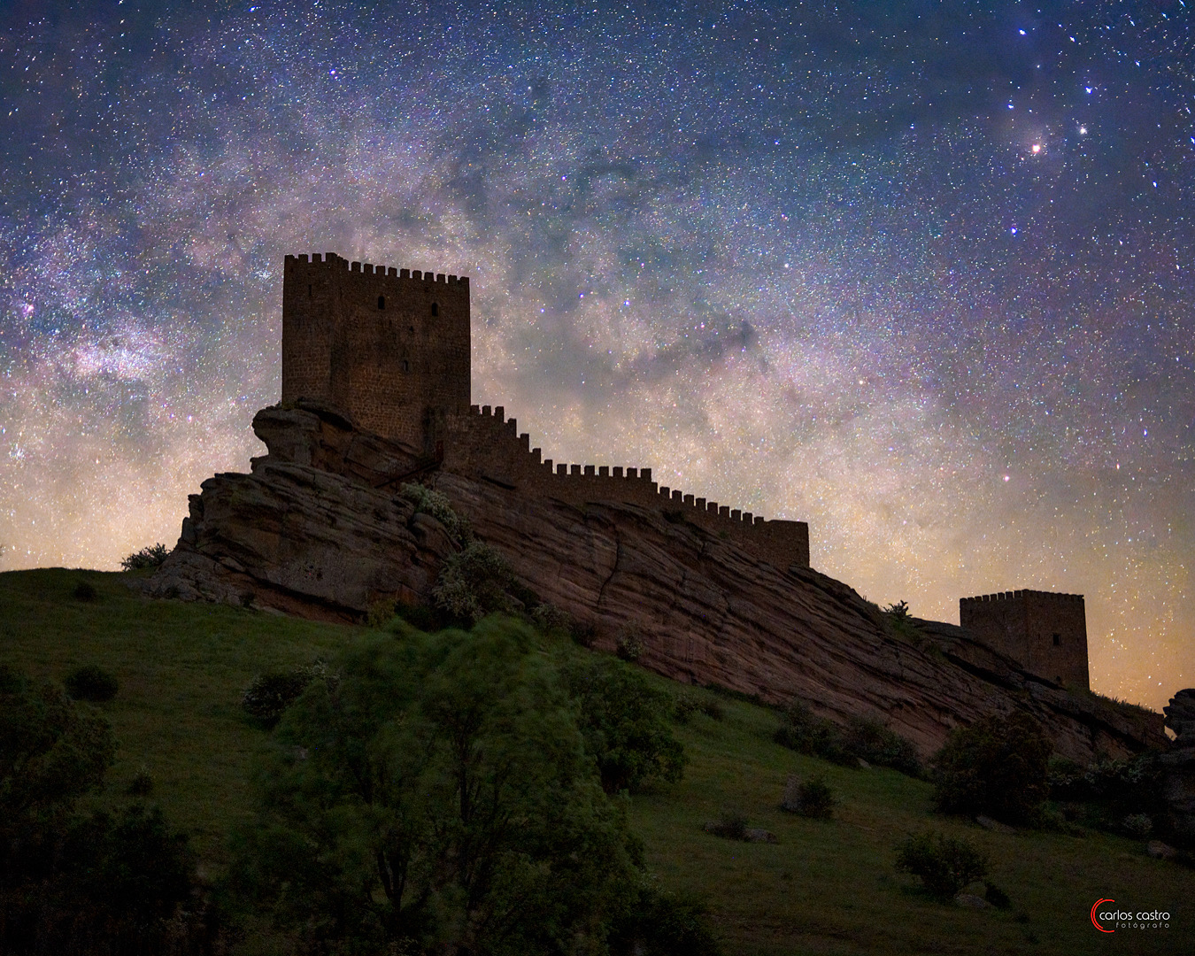 castillo de zafra nocturna via lactea